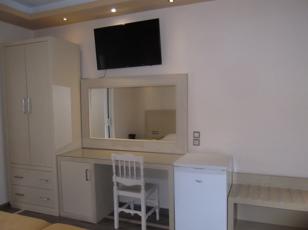 Mariana Hotel — Rooms in Laganas, Ionian Islands