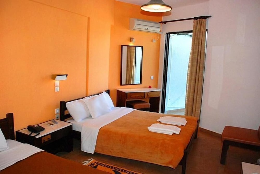 Valais Hotel — Hotel rooms in Alikanas, Ionian Islands
