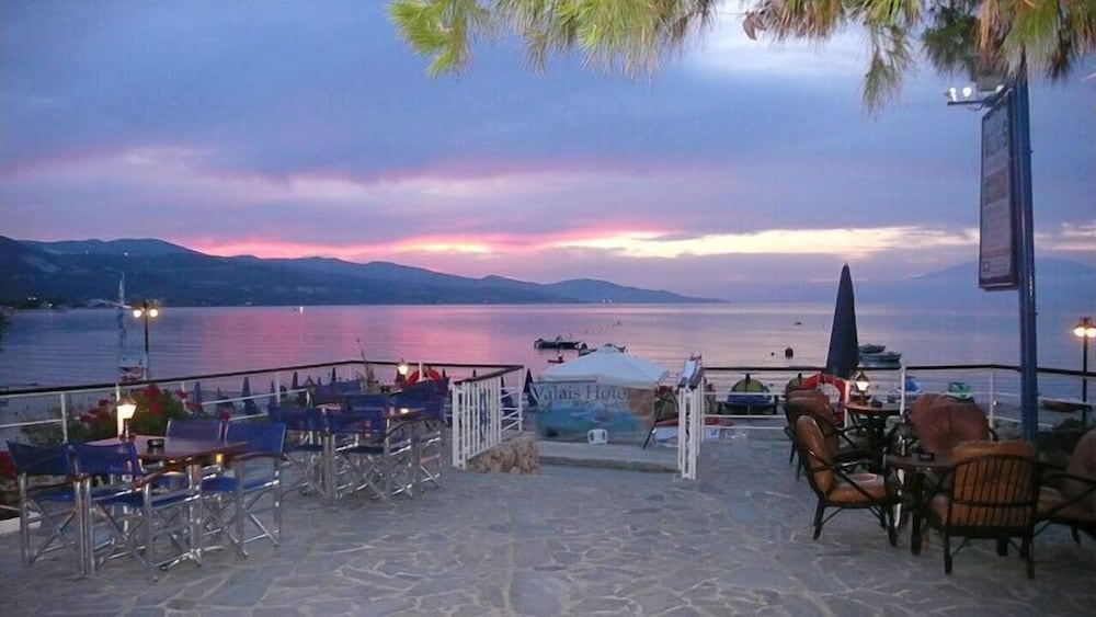 Valais Hotel — Restaurant & bars in Alikanas, Ionian Islands