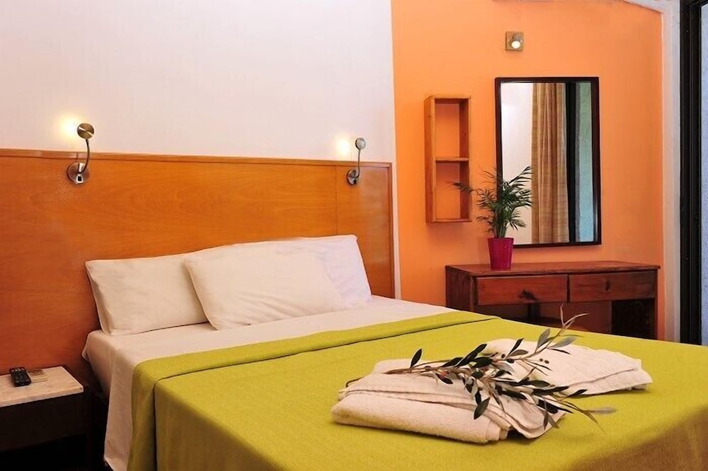Valais Hotel — Hotel rooms in Alikanas, Ionian Islands