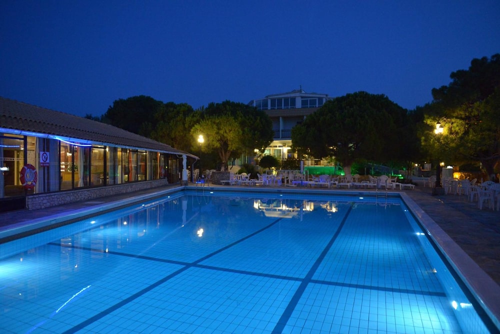 Valais Hotel — Swimming pool in Alikanas, Ionian Islands