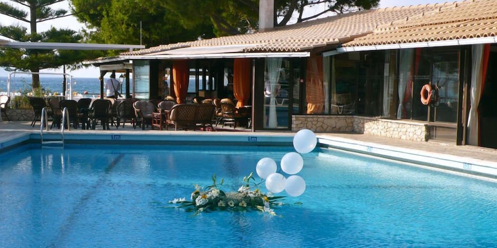 Valais Hotel — Swimming pool in Alikanas, Ionian Islands