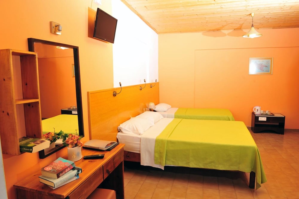 Valais Hotel — Hotel rooms in Alikanas, Ionian Islands
