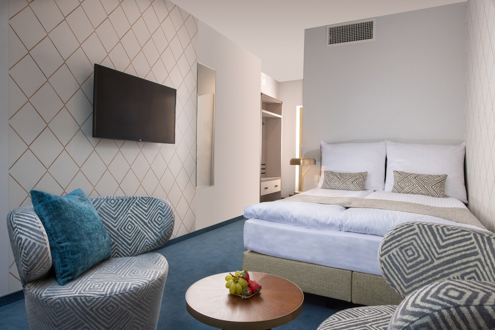 XERION HOTEL — Hotel rooms in Krakow, Lesser Poland