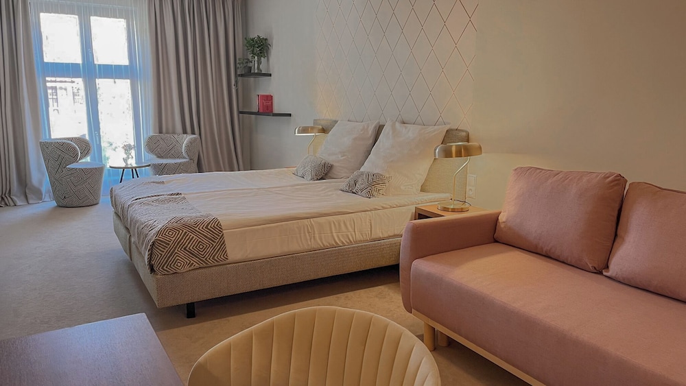 XERION HOTEL — Hotel rooms in Krakow, Lesser Poland