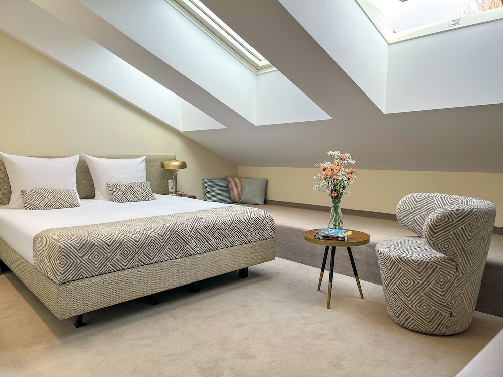 XERION HOTEL — Hotel rooms in Krakow, Lesser Poland