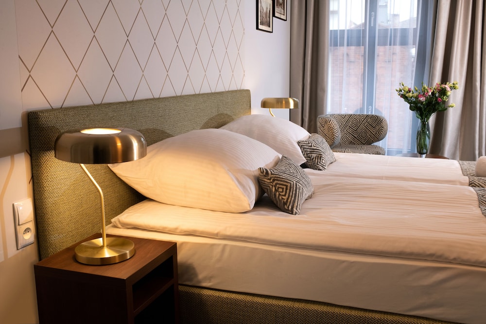 XERION HOTEL — Hotel rooms in Krakow, Lesser Poland