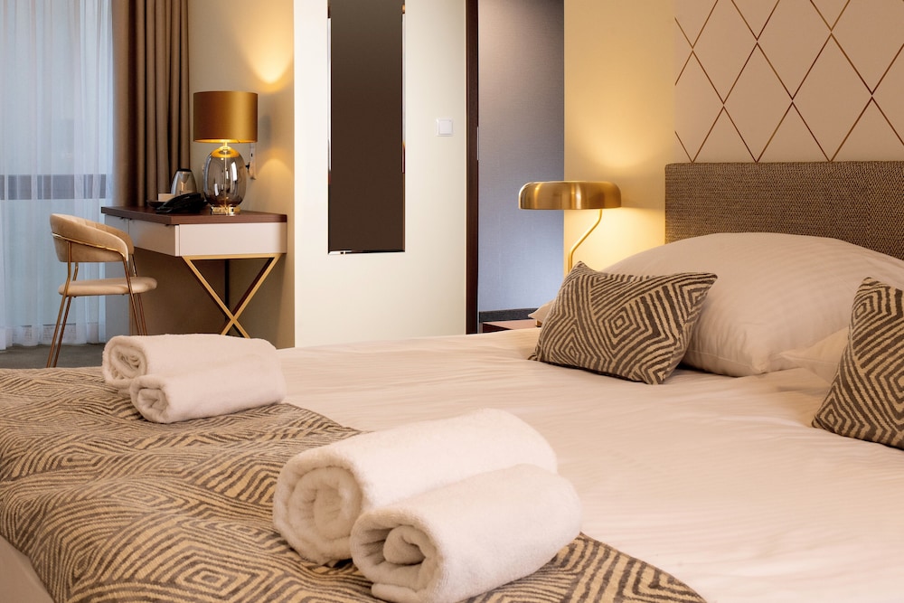 XERION HOTEL — Hotel rooms in Krakow, Lesser Poland