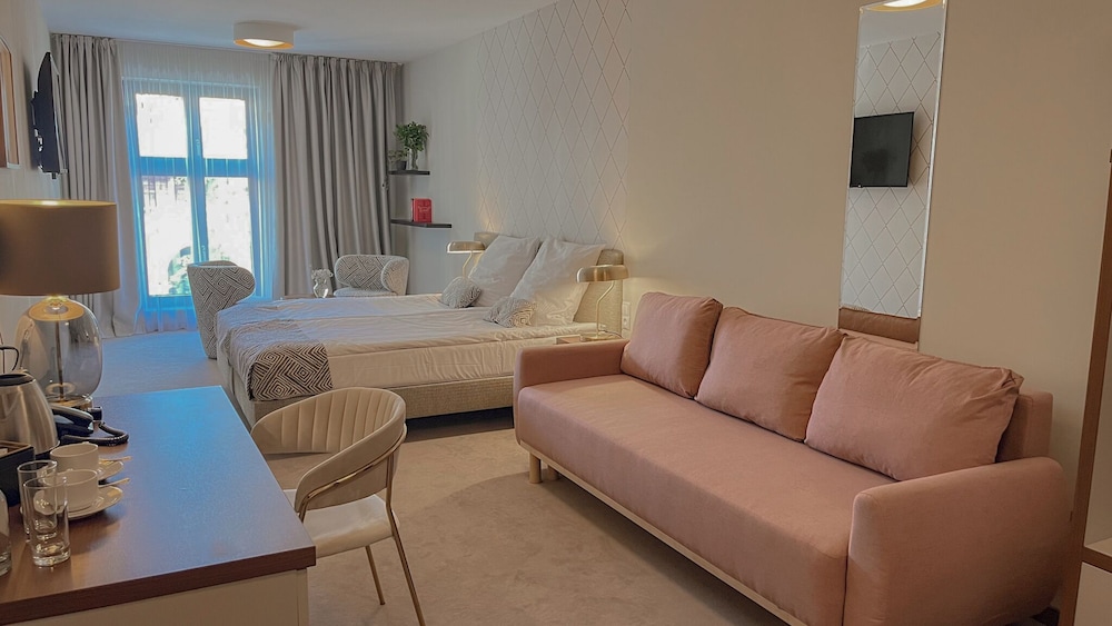 XERION HOTEL — Hotel rooms in Krakow, Lesser Poland