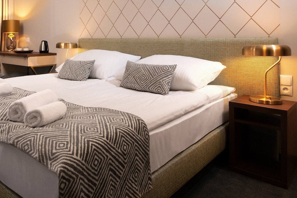XERION HOTEL — Hotel rooms in Krakow, Lesser Poland