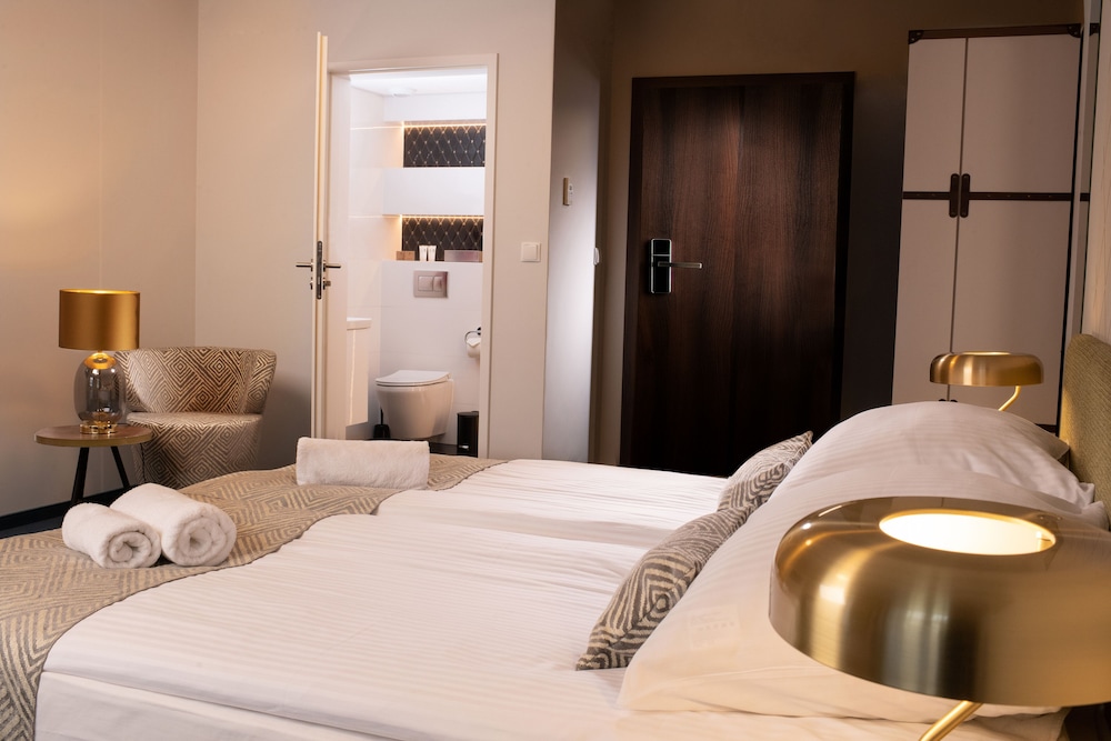 XERION HOTEL — Hotel rooms in Krakow, Lesser Poland