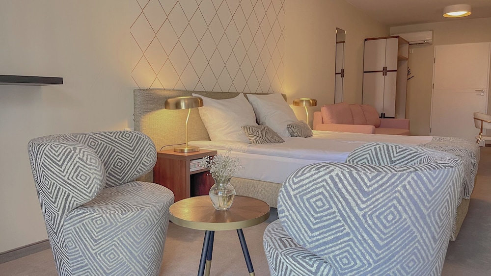 XERION HOTEL — Hotel rooms in Krakow, Lesser Poland
