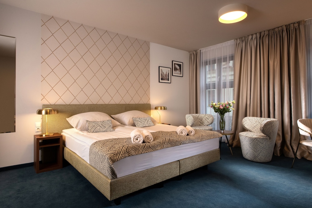 XERION HOTEL — Hotel rooms in Krakow, Lesser Poland