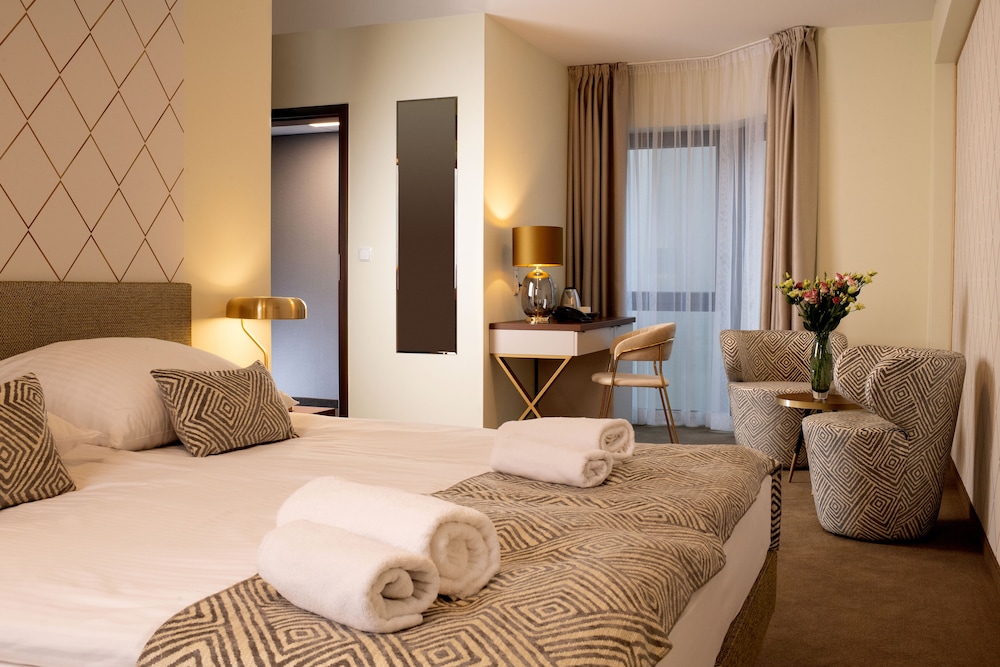 XERION HOTEL — Hotel rooms in Krakow, Lesser Poland
