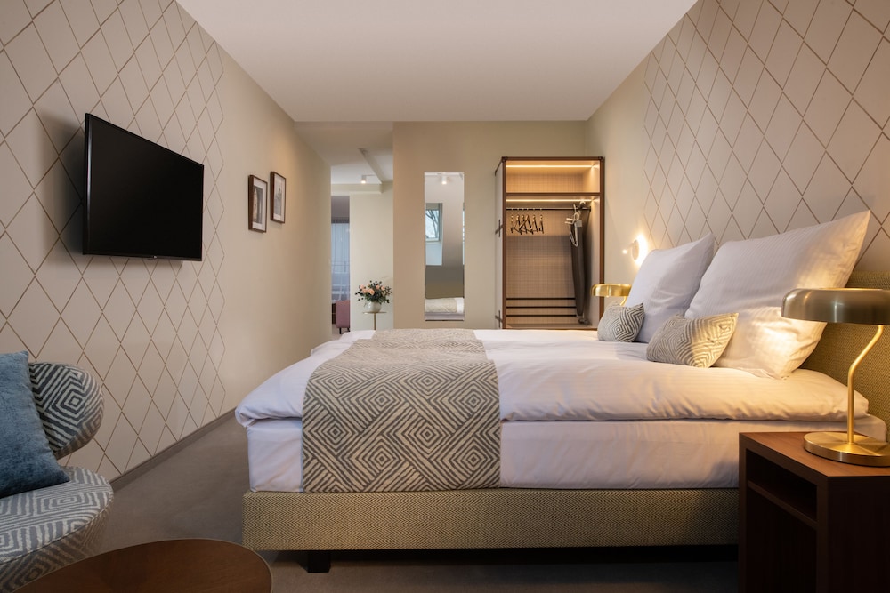 XERION HOTEL — Hotel rooms in Krakow, Lesser Poland