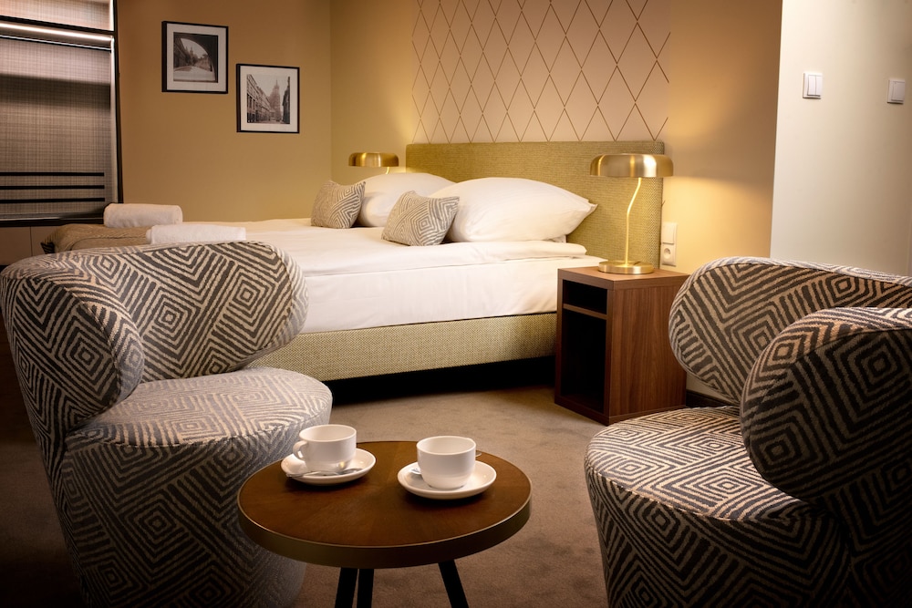 XERION HOTEL — Hotel rooms in Krakow, Lesser Poland