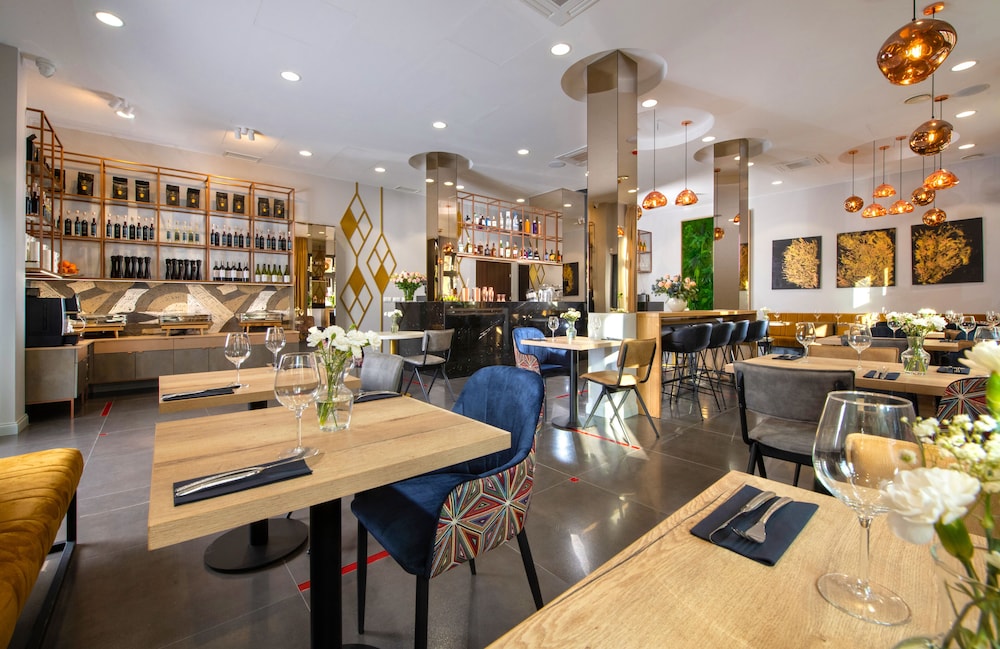 XERION HOTEL — Restaurant & bars in Krakow, Lesser Poland