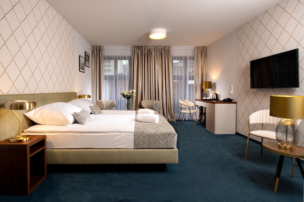 XERION HOTEL — Hotel rooms in Krakow, Lesser Poland