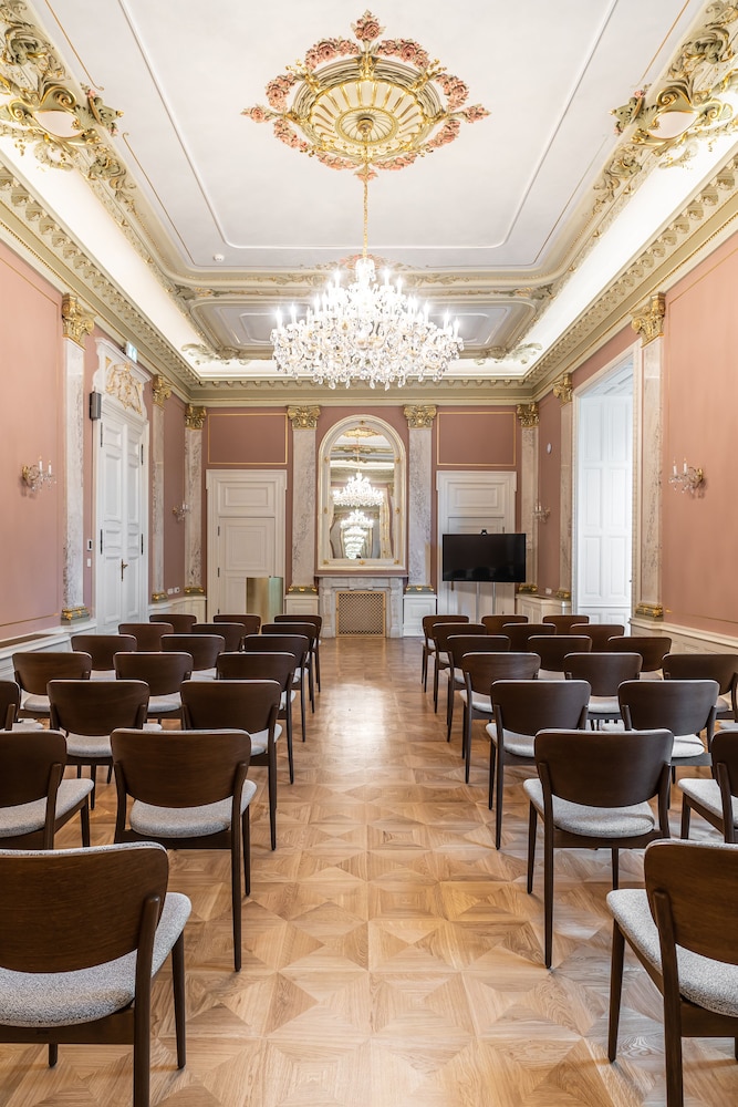 Hotel Altus Palace - Destigo Hotels — Hotel building in Wroclaw, Lower Silesia
