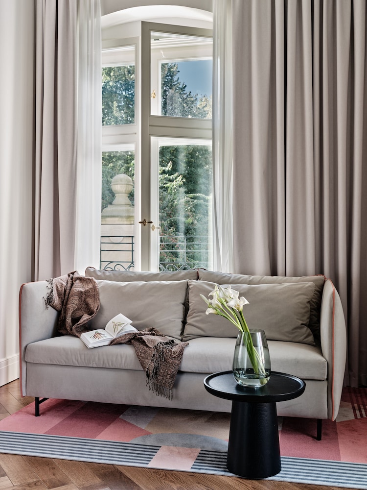Hotel Altus Palace - Destigo Hotels — Hotel rooms in Wroclaw, Lower Silesia