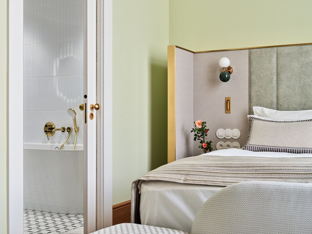 Hotel Altus Palace - Destigo Hotels — Hotel rooms in Wroclaw, Lower Silesia