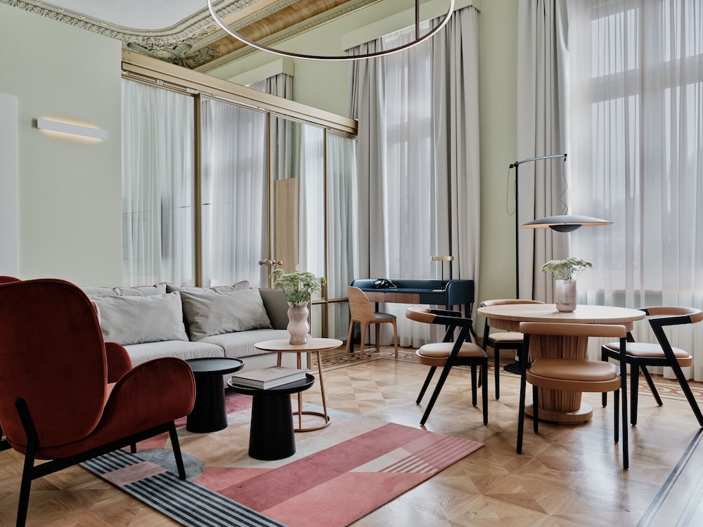 Hotel Altus Palace - Destigo Hotels — Hotel rooms in Wroclaw, Lower Silesia