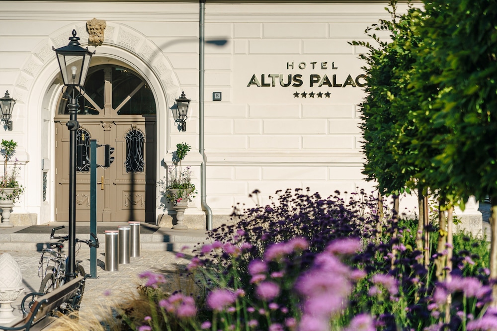 Hotel Altus Palace - Destigo Hotels — Hotel building in Wroclaw, Lower Silesia