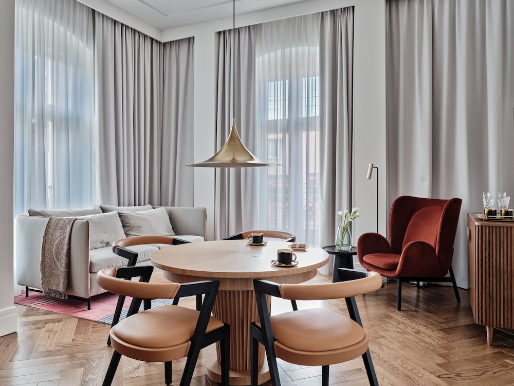 Hotel Altus Palace - Destigo Hotels — Hotel rooms in Wroclaw, Lower Silesia