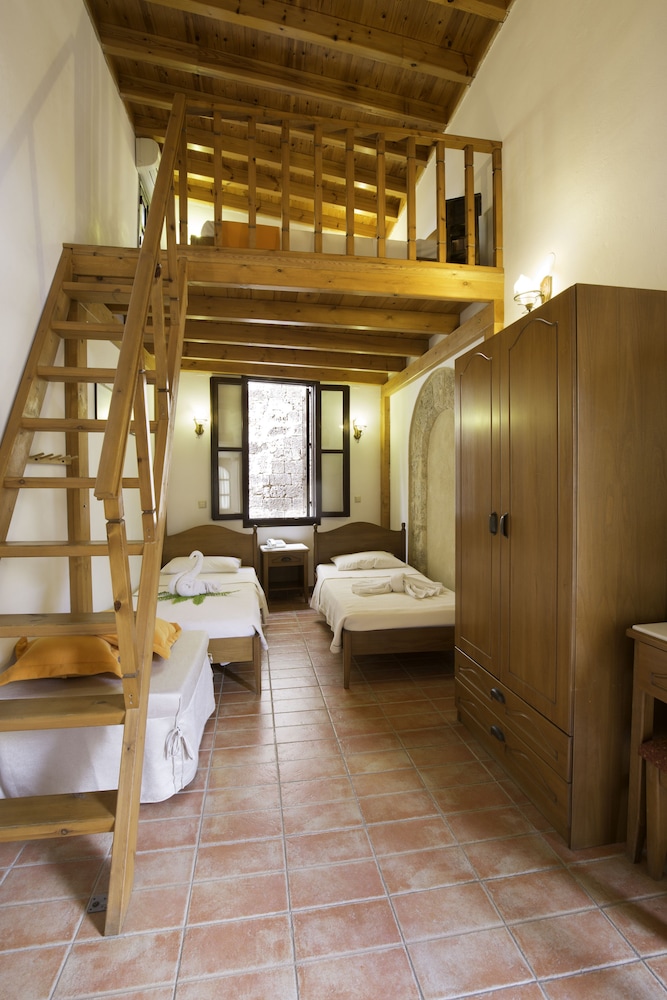 Camelot Traditional & Classic Hotel — Hotel rooms in Rhodes Town, South Aegean