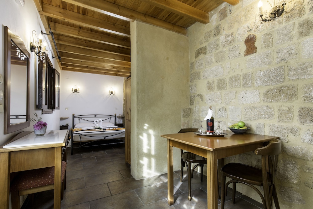 Camelot Traditional & Classic Hotel — Hotel rooms in Rhodes Town, South Aegean