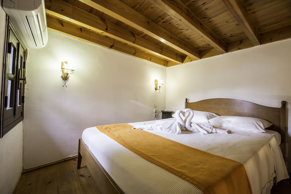 Camelot Traditional & Classic Hotel — Hotel rooms in Rhodes Town, South Aegean