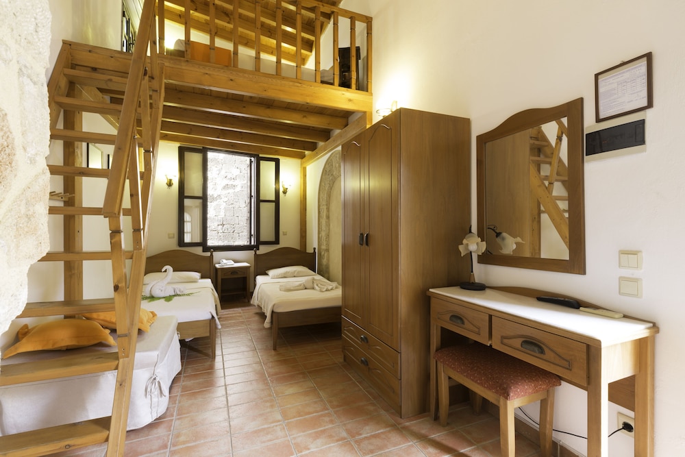 Camelot Traditional & Classic Hotel — Hotel rooms in Rhodes Town, South Aegean