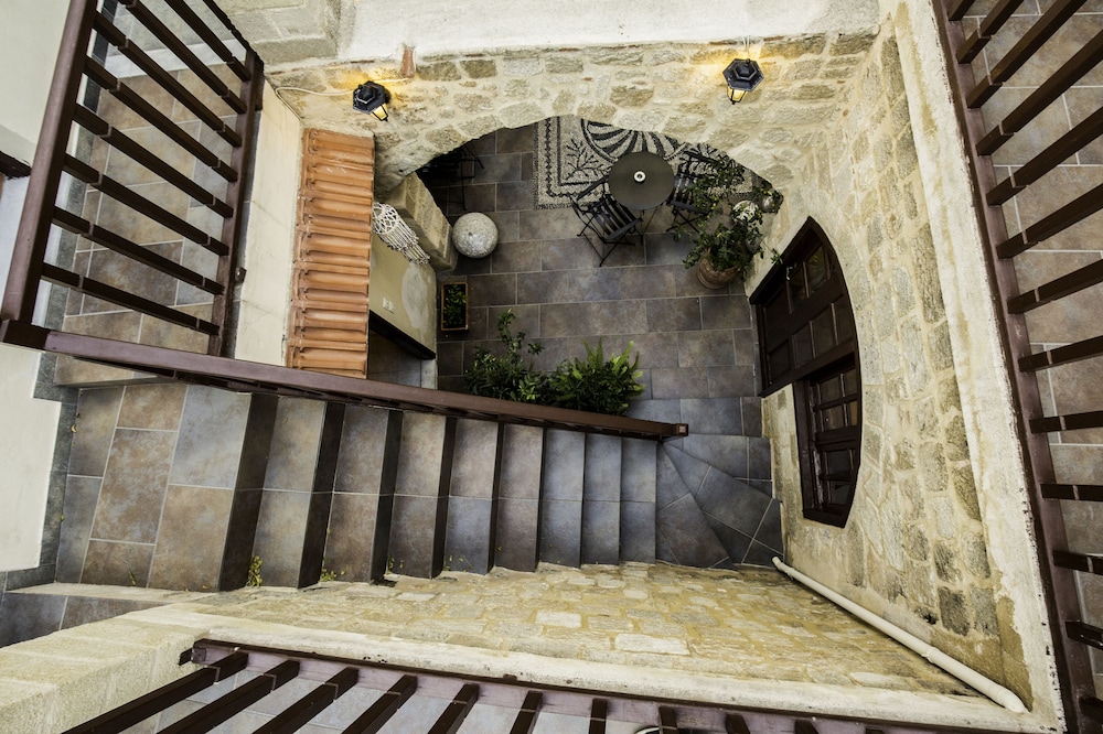 Camelot Traditional & Classic Hotel — Hotel building in Rhodes Town, South Aegean