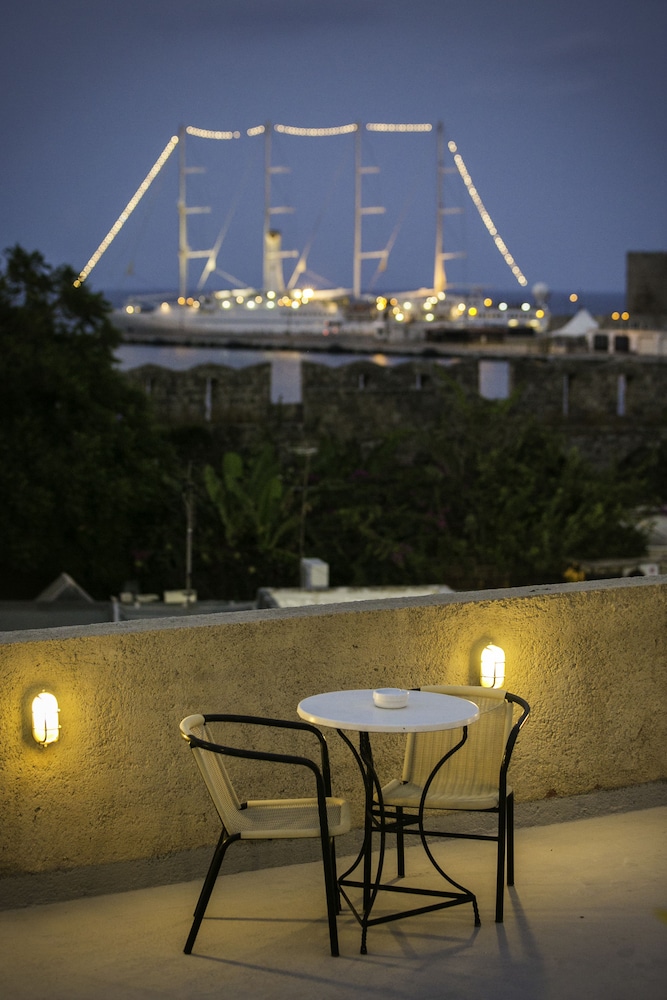 Camelot Traditional & Classic Hotel — Attractions in the area in Rhodes Town, South Aegean