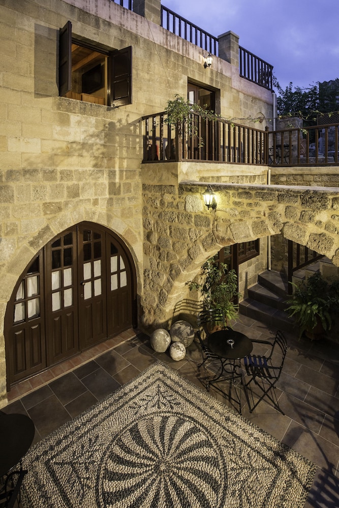 Camelot Traditional & Classic Hotel — Hotel building in Rhodes Town, South Aegean