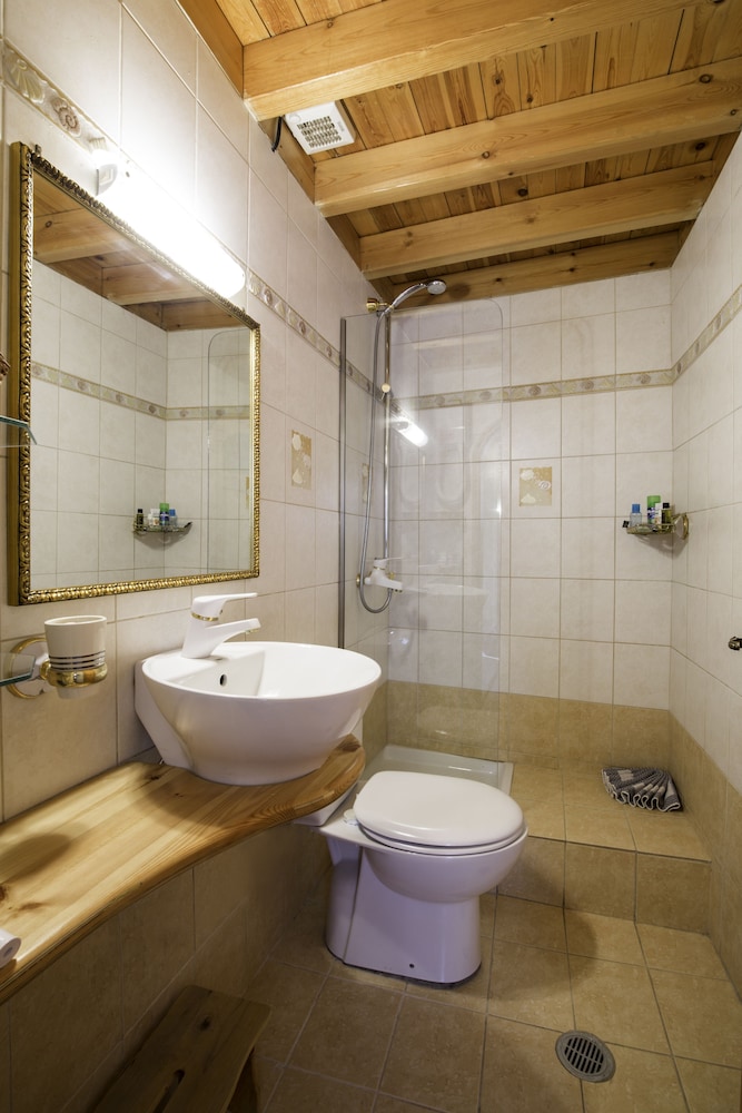 Camelot Traditional & Classic Hotel — Hotel rooms in Rhodes Town, South Aegean