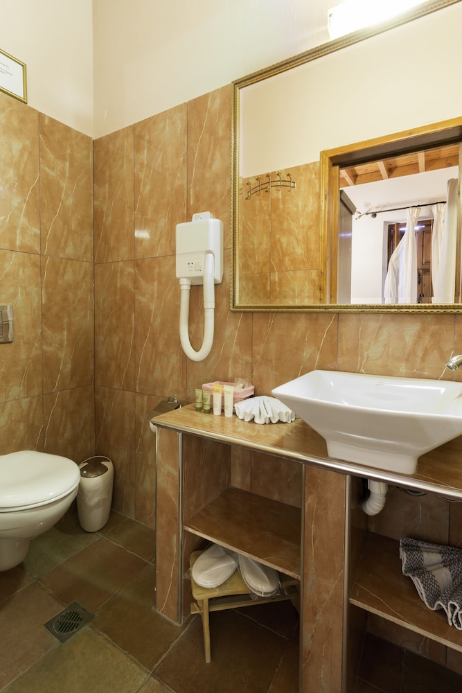 Camelot Traditional & Classic Hotel — Hotel rooms in Rhodes Town, South Aegean