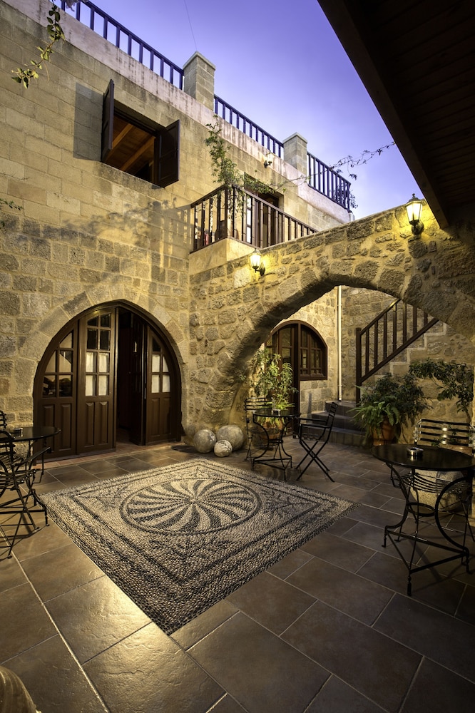 Camelot Traditional & Classic Hotel — Hotel building in Rhodes Town, South Aegean