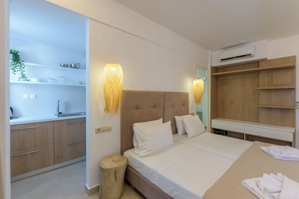 Soleil Rooms and Suites — Hotel rooms in Stalida