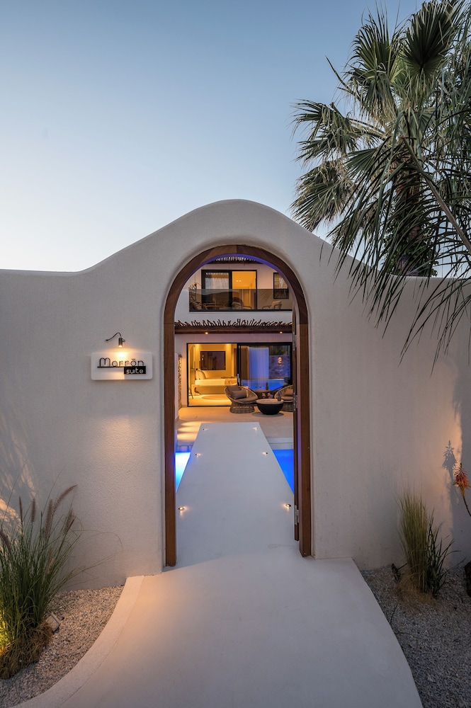 Soleil Rooms and Suites — Hotel building in Stalida