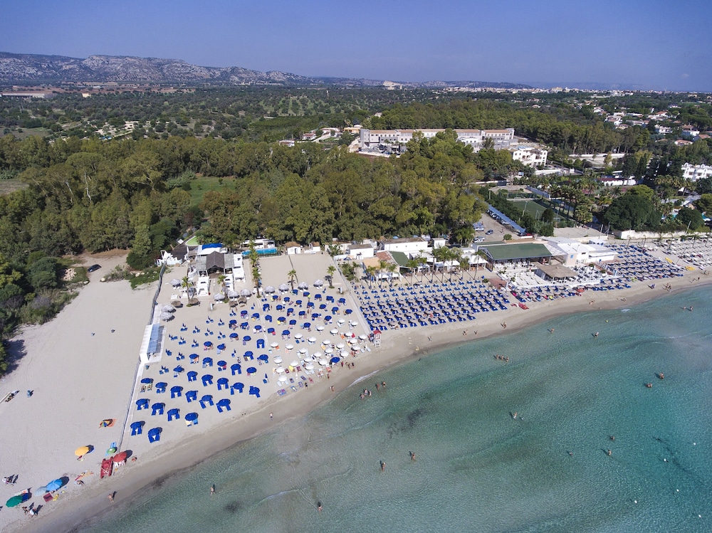 Futura Club Spiagge Bianche — Beach in Fontane Bianche, Sicily