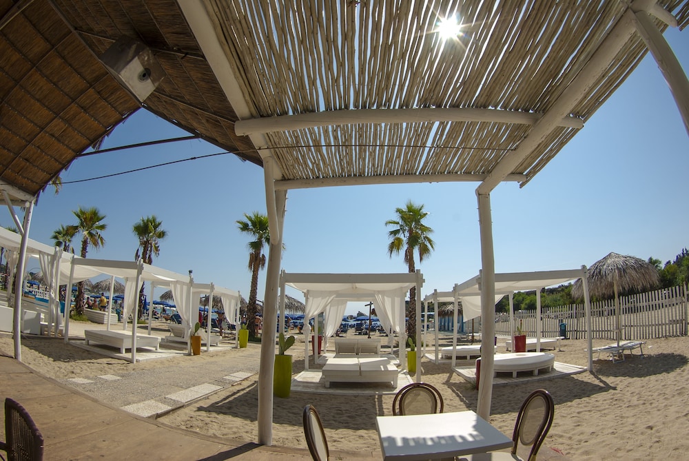 Futura Club Spiagge Bianche — Beach in Fontane Bianche, Sicily