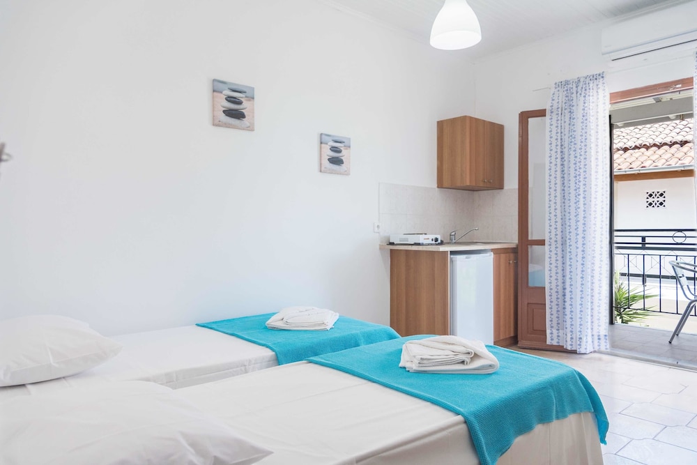 Seaside Resorts — Hotel rooms in Lefkimmi (Corfu), Ionian Islands
