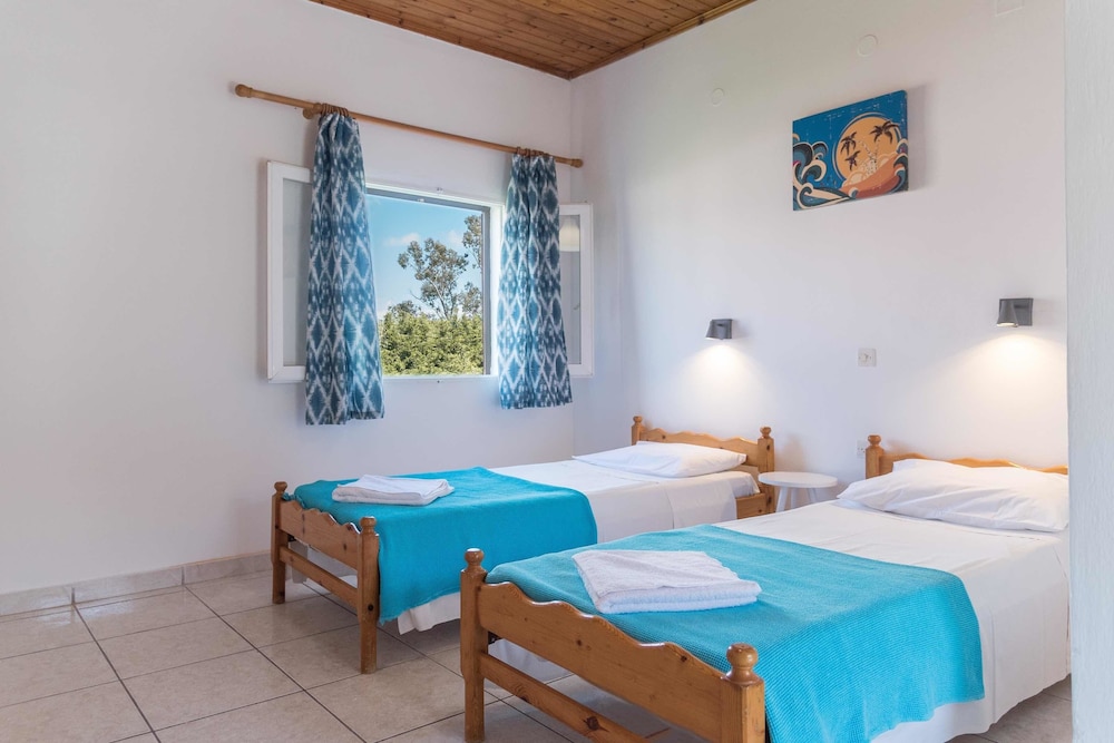 Seaside Resorts — Hotel rooms in Lefkimmi (Corfu), Ionian Islands