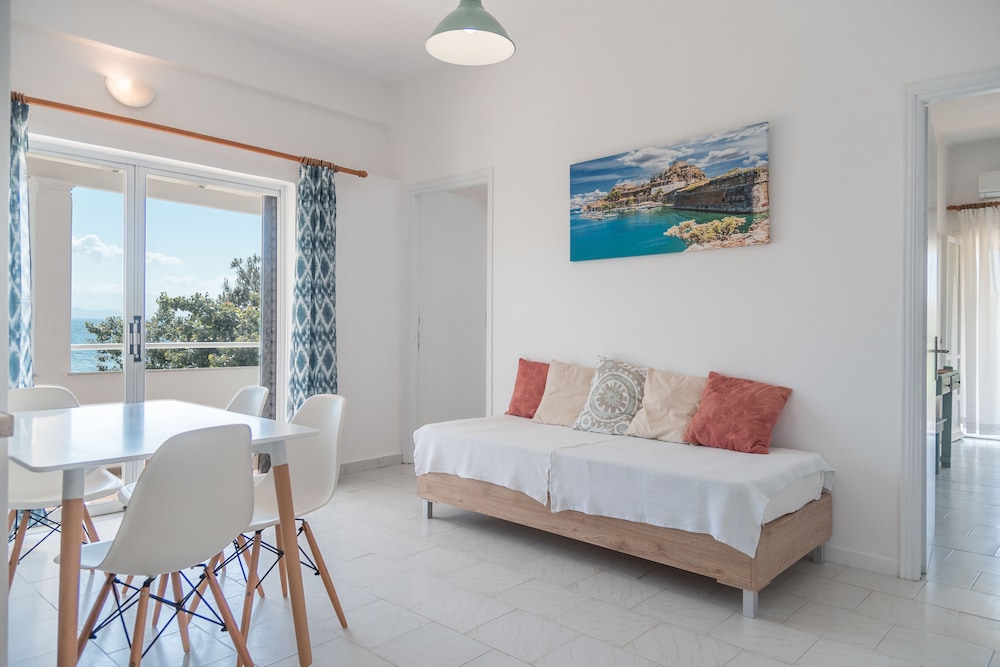 Seaside Resorts — Hotel rooms in Lefkimmi (Corfu), Ionian Islands
