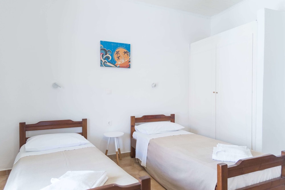 Seaside Resorts — Hotel rooms in Lefkimmi (Corfu), Ionian Islands