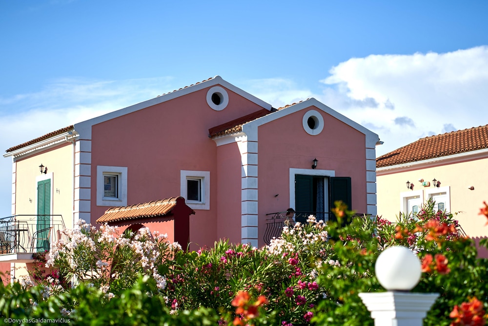 Seaside Resorts — Hotel building in Lefkimmi (Corfu), Ionian Islands