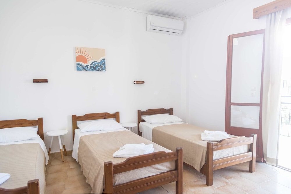 Seaside Resorts — Hotel rooms in Lefkimmi (Corfu), Ionian Islands