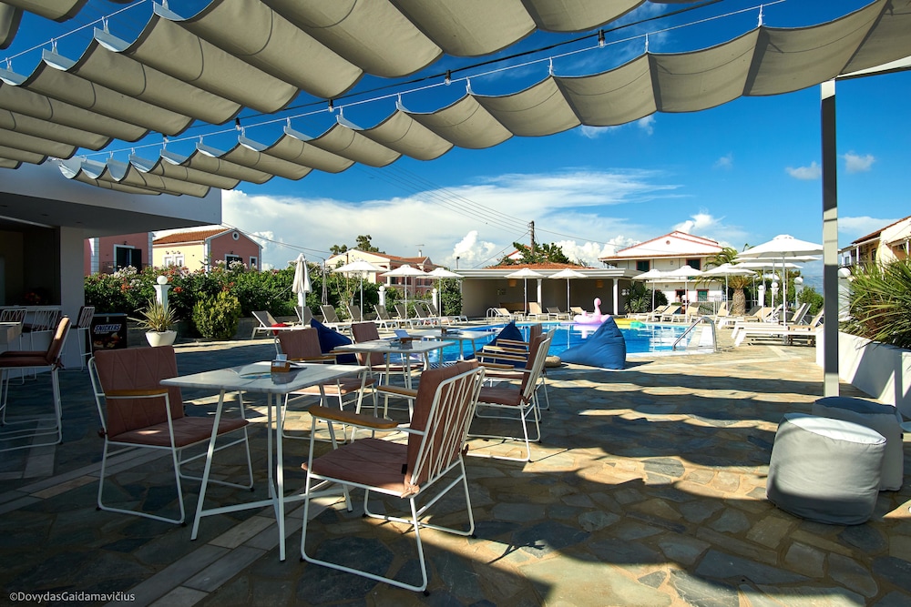 Seaside Resorts — Restaurant & bars in Lefkimmi (Corfu), Ionian Islands