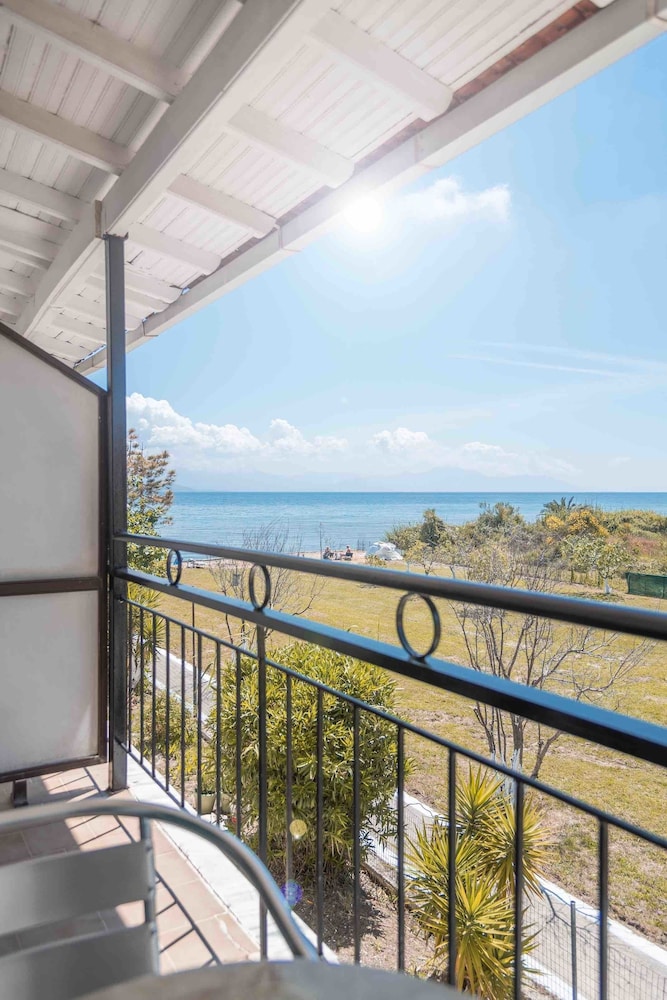 Seaside Resorts — Hotel rooms in Lefkimmi (Corfu), Ionian Islands